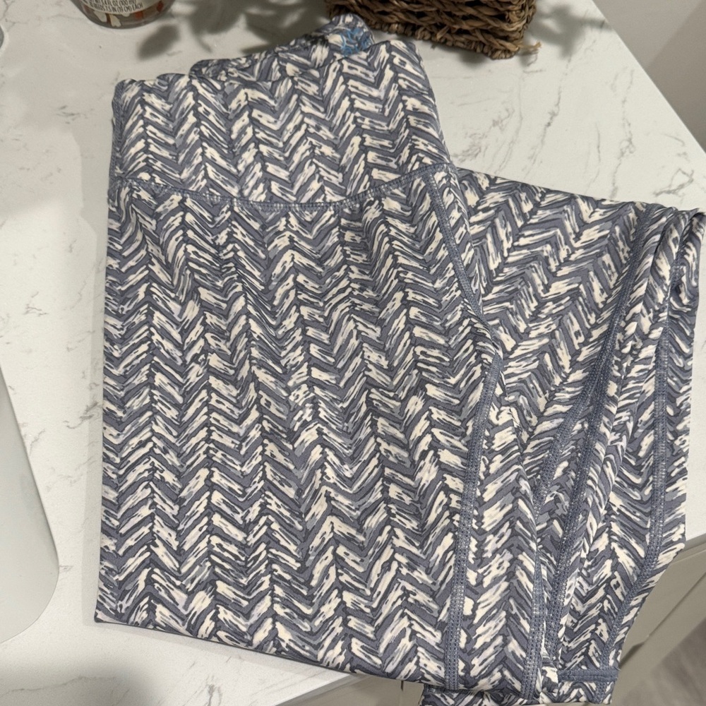 J. McLaughlin Gray and White Patterned Leggings